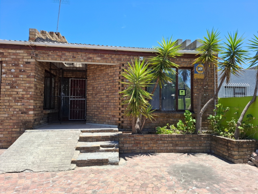 2 Bedroom Property for Sale in Windsor Park Western Cape